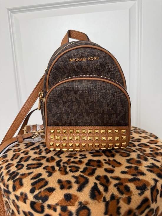 NWT Michael Kors Abbey XS Studded Backpack Brown Signature Logo Acorn main image 4